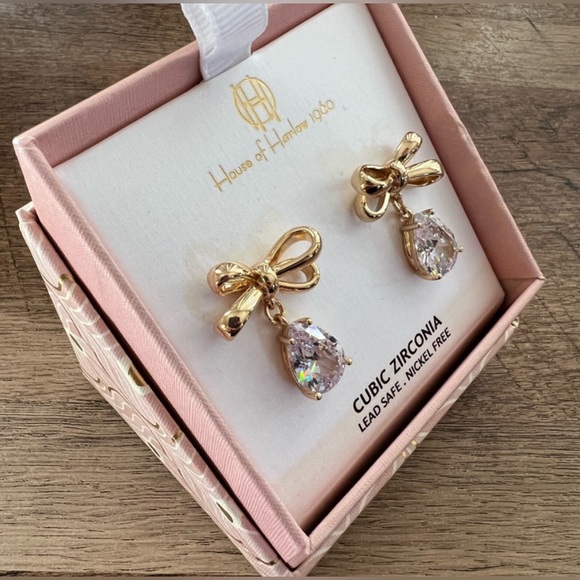 NWT ⚜️👑⚜️ House of Harlow Gold Bow Earrings with Pear shaped cubic zirconia - Picture 10 of 11